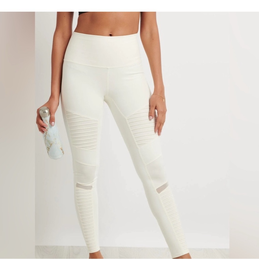 Alo Women's Cream High-Waisted Moto Leggings - small